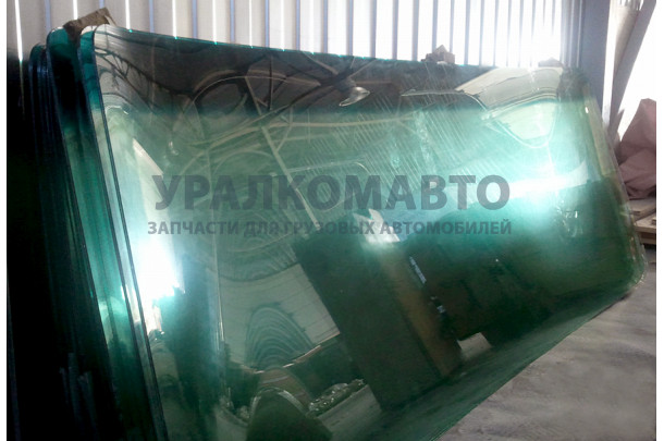 стекло лобовое с солнцезащитной полосой DONG FENG 5206019-C0100