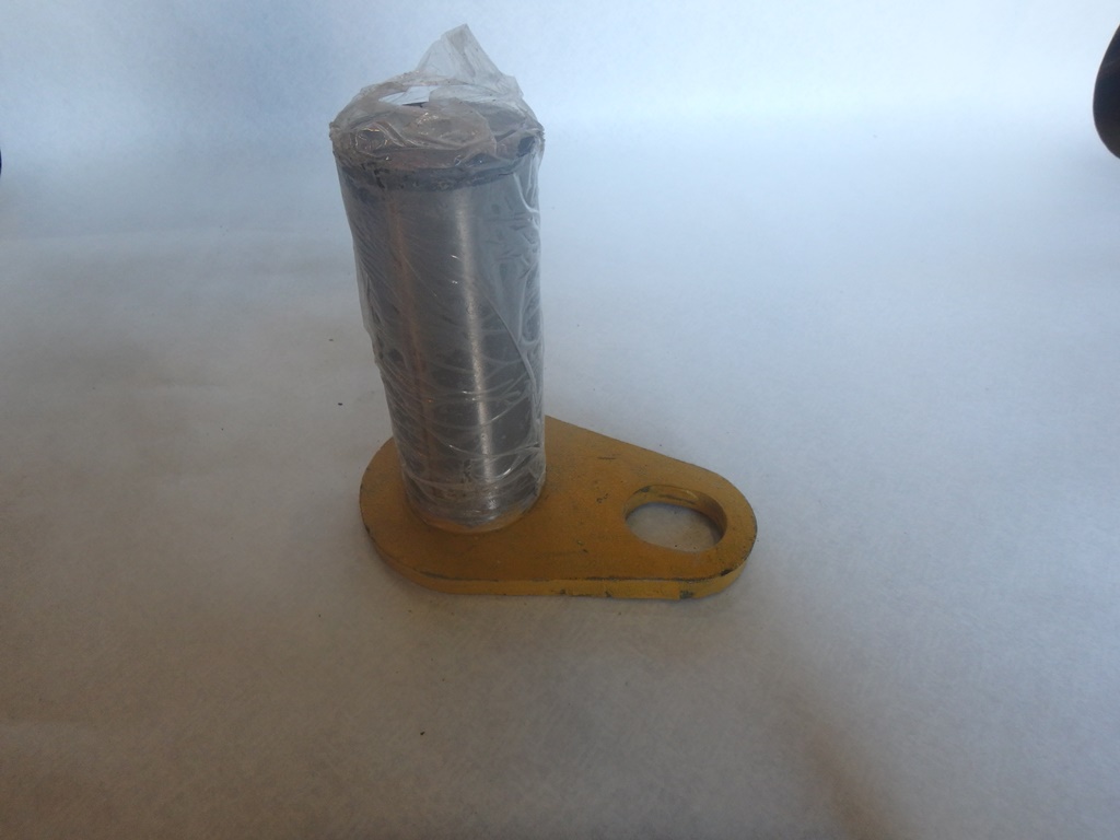 Палец 60*167 (Ухо) задний гидроцилиндра ковша